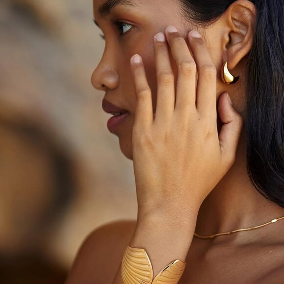 Chunky Gold Silver Seashell Bangle Bracelet for Women Beach Statement Jewelry - Picture 3 of 7